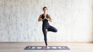 Tư thế cái cây - yoga cho người mới bắt đầu